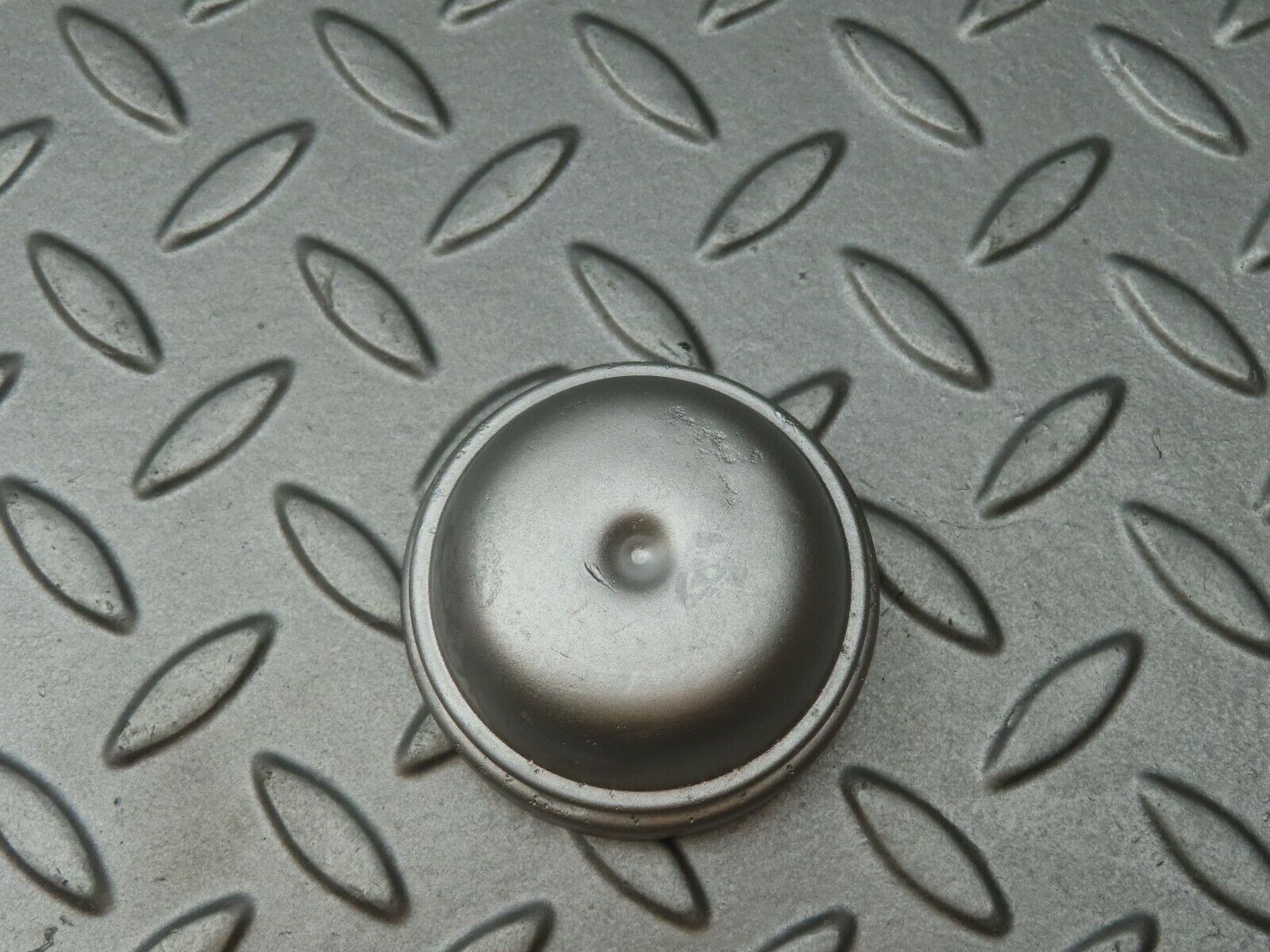 4177 Mercedes-Benz C123 230CE Coupe Wheel Bearing Dust Cap