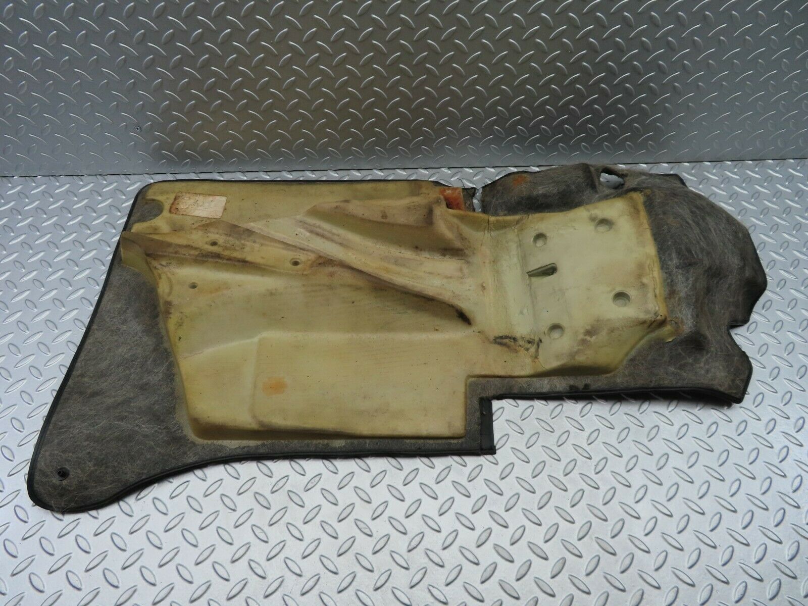 6660 Mercedes-Benz S124 E220 Wagon Front Right Driver Side Floor Carpet