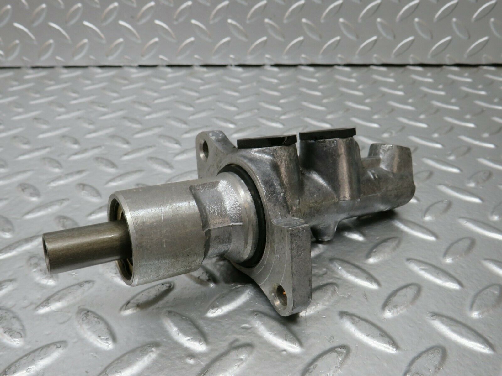 24321 Mercedes-Benz S124 220TE Wagon Brake Master Cylinder Ate