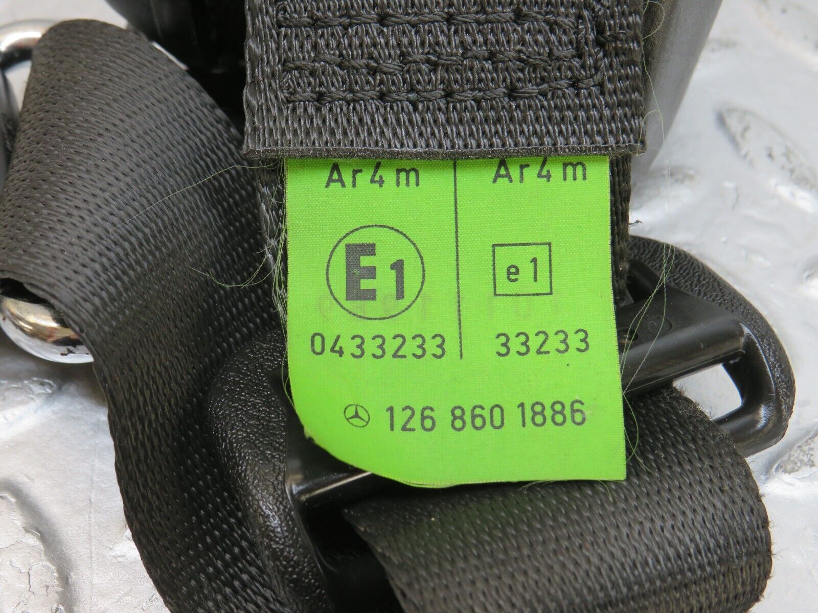 36319 Mercedes-Benz W126 420SE Rear Seat Belt Set & Buckles 1268601886 1248601169 1248601396