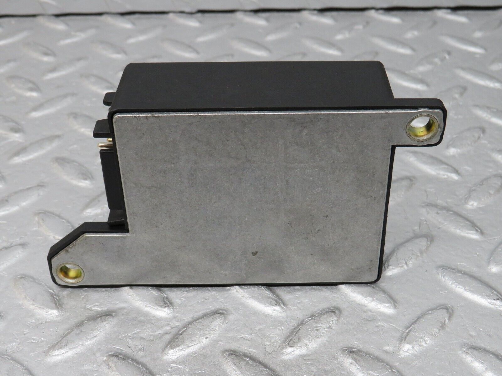 36547 Mercedes-Benz W201 190E 2.0L Crash Sensor Bosch 0038200710