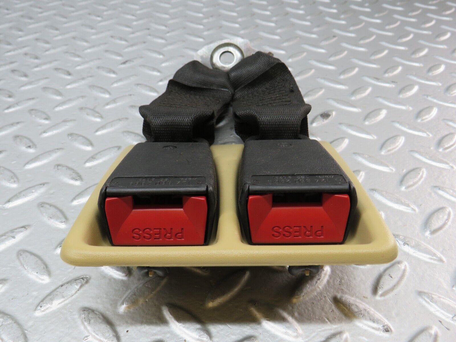 27821 Mercedes-Benz S124 300TE Third Row Seat Belt Set With Buckles