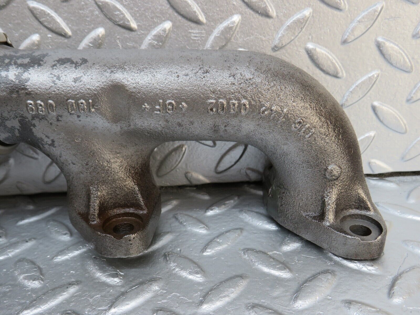 33050 Mercedes-Benz W126 380 V8 M116 Exhaust Manifold Right Side 1161420602 1161420702