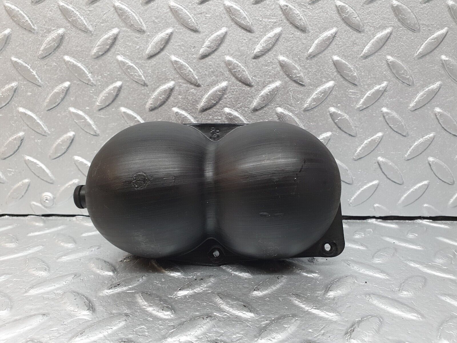 41521 Mercedes-Benz W124 200E Vacuum Reservoir Tank