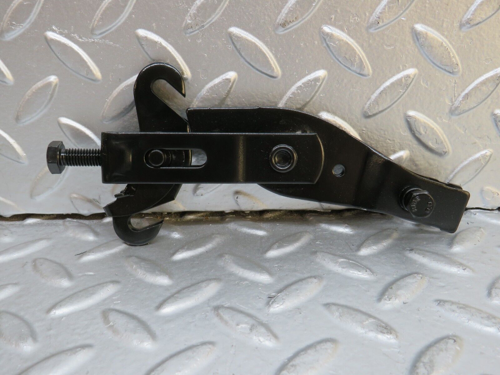 29433 Mercedes-Benz W124 230E Handbrake Adjusting Handbrake Regulator