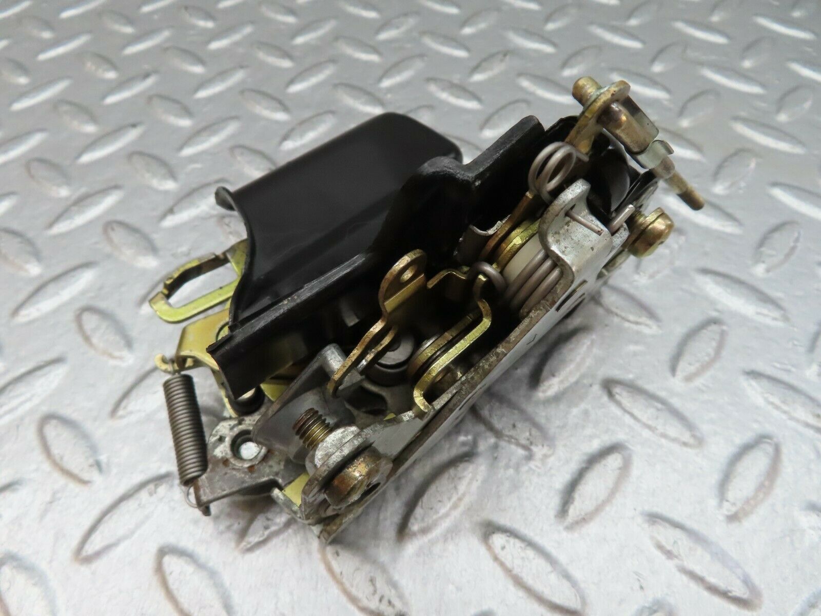 18038 Mercedes-Benz W123 200 Front Right Door Lock Mechanism 1237230208