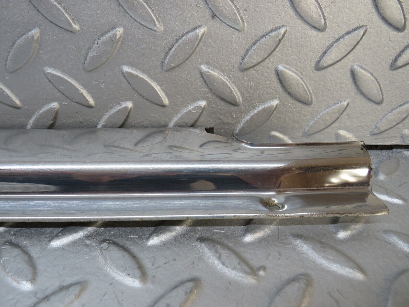 37390 Mercedes-Benz W109 300SEL Front Right Door Sill Chrome