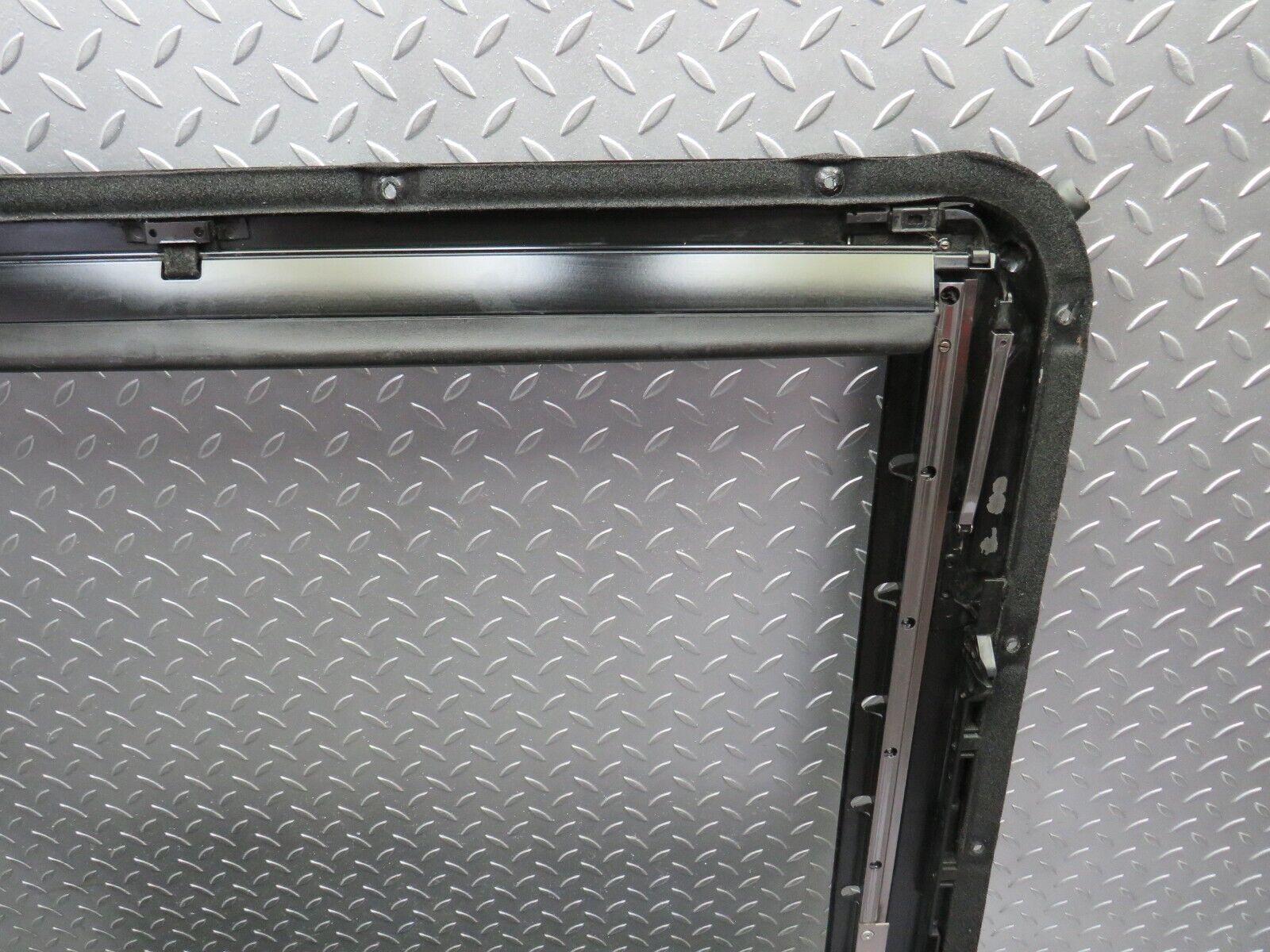 30469 Mercedes-Benz W124 230E Power Sunroof Frame