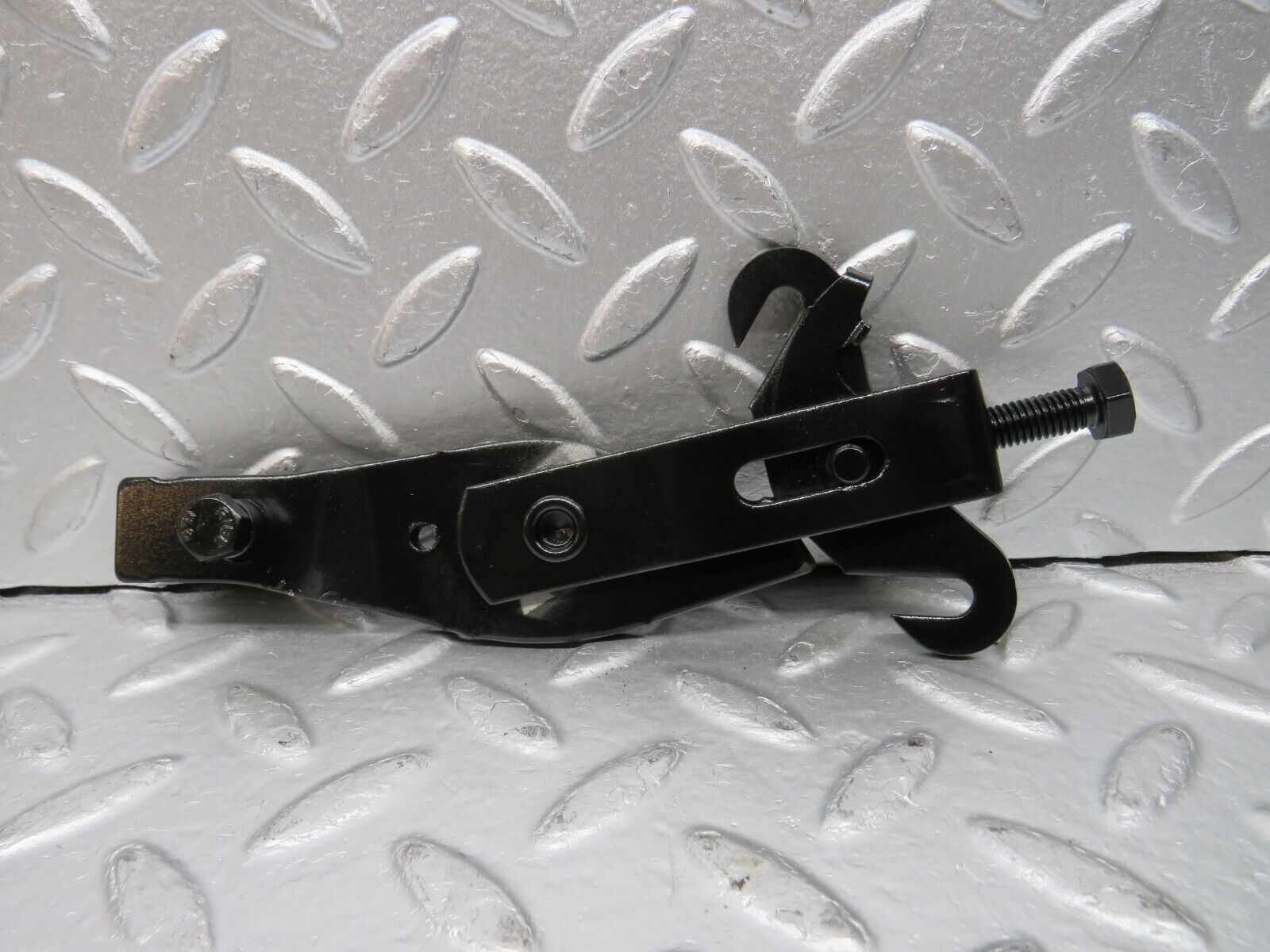 31454 Mercedes-Benz S124 220TE Wagon Handbrake Adjusting Handbrake Regulator