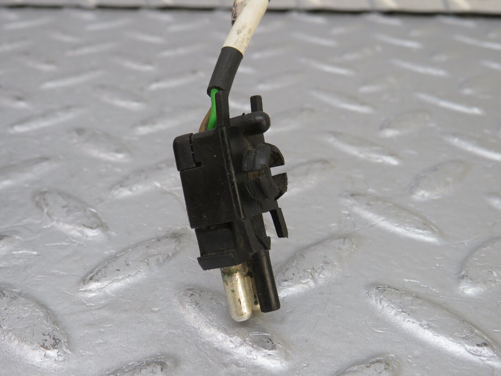 36673 Mercedes-Benz W201 190E 2.0L Throttle Body Valve & Sensor 0021400453 0055459824 240124/001/002