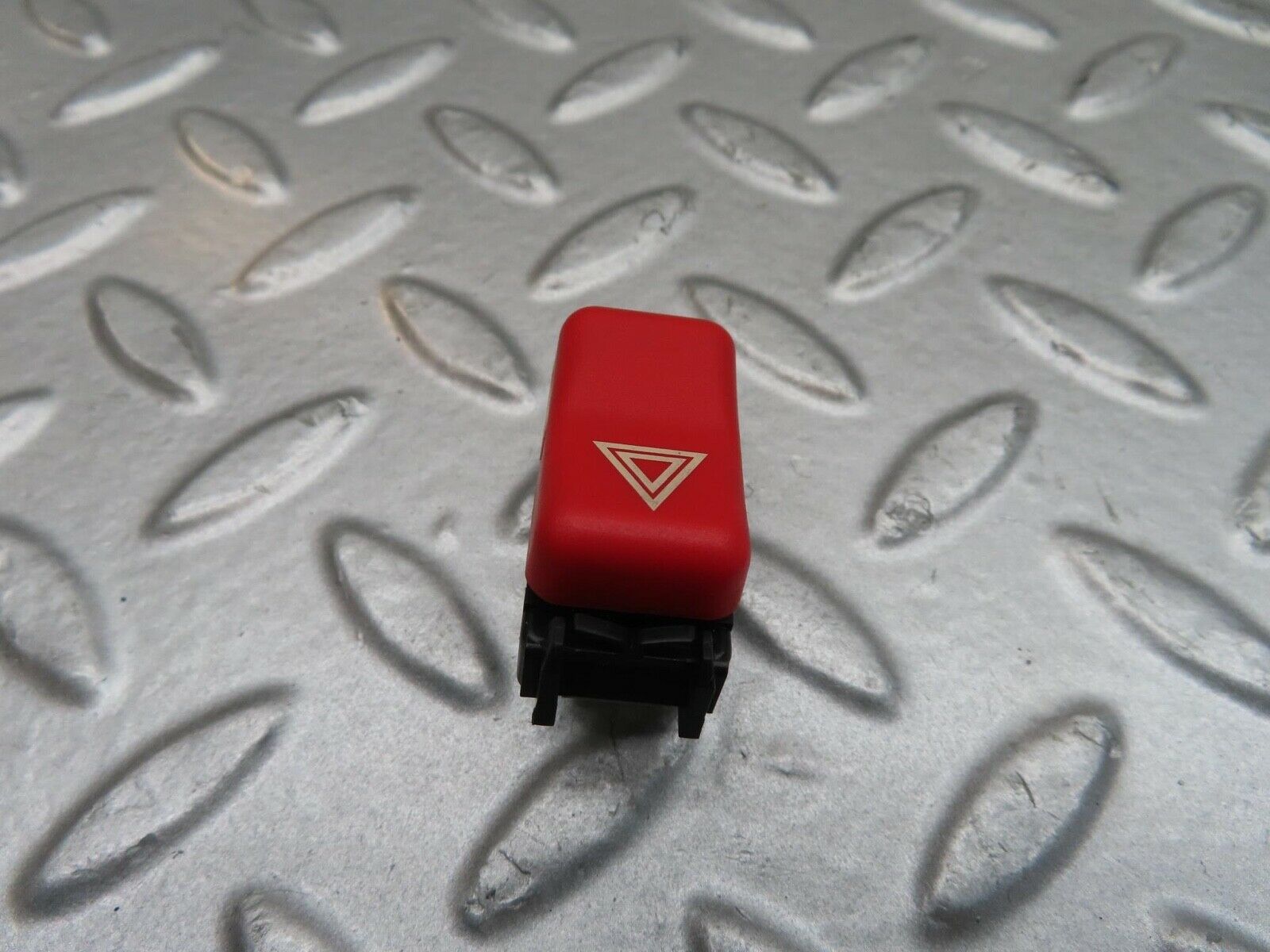 15212 Mercedes-Benz W140 S320 Hazard Warning Light Switch 1408205510