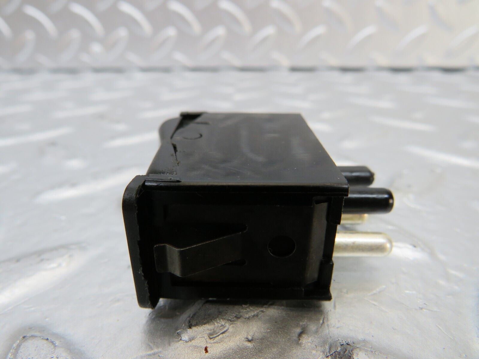 25521 Mercedes-Benz W123 200 Interior Light Switch 0008205910