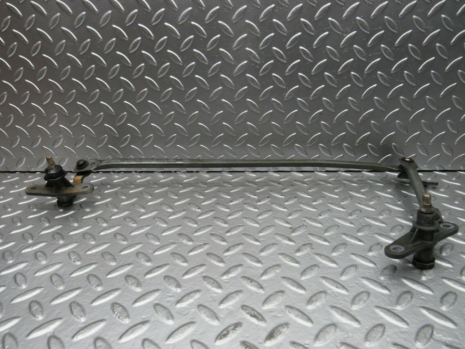 24117 Mercedes-Benz W123 280E Windscreen Wiper Linkage