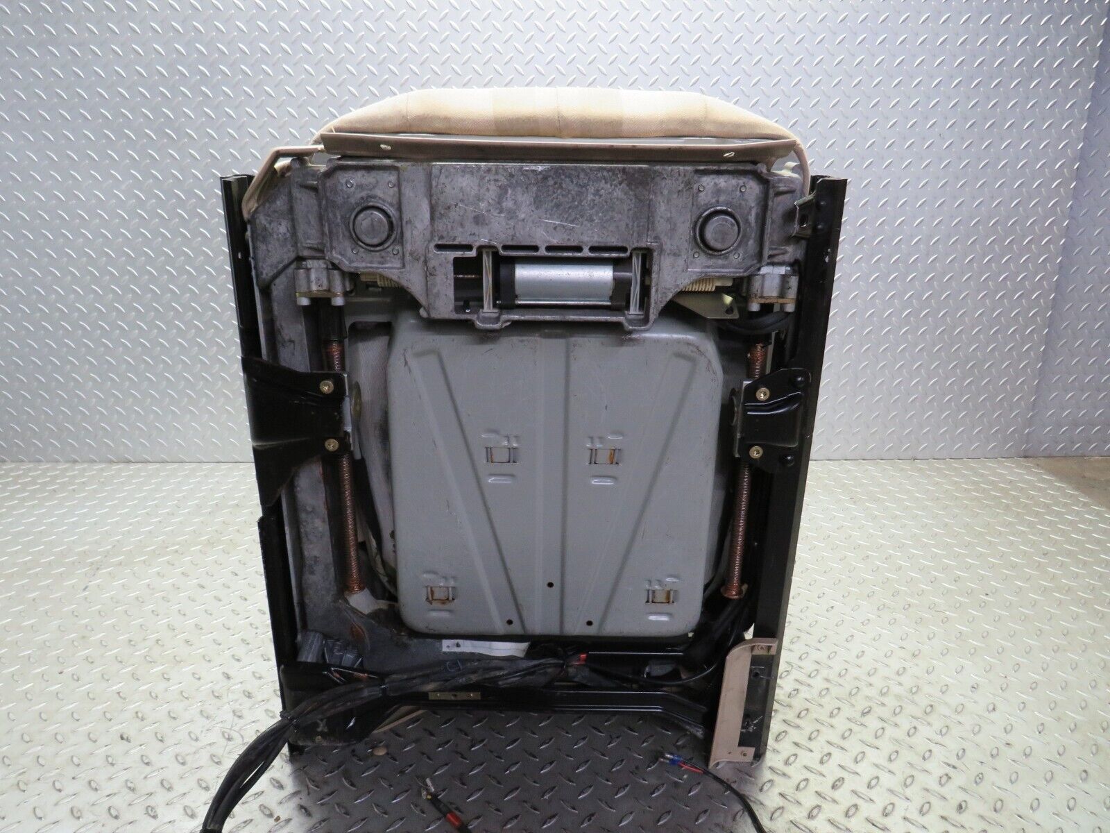 38319 Mercedes-Benz R129 280SL Coupe Electric Front Right Seat Beige