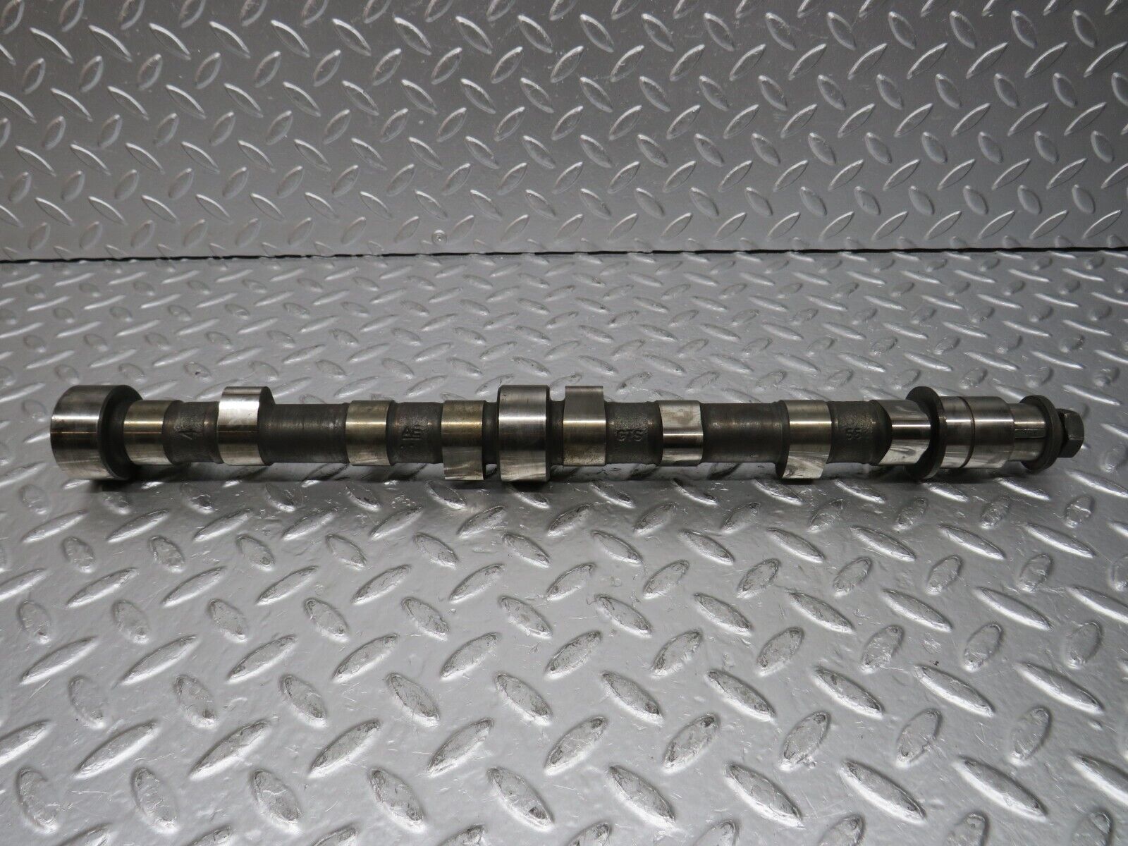 31065 Mercedes-Benz W123 200D Camshaft 6150510201