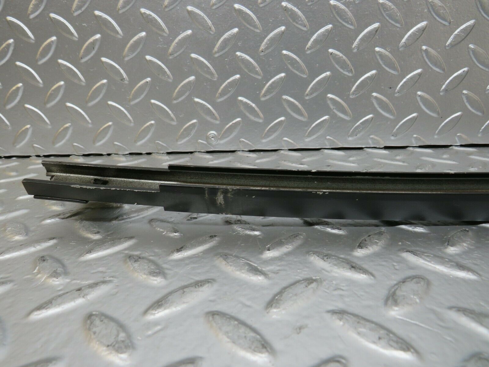 24248 Mercedes-Benz S124 220TE Wagon Rear Left Door Window Channel