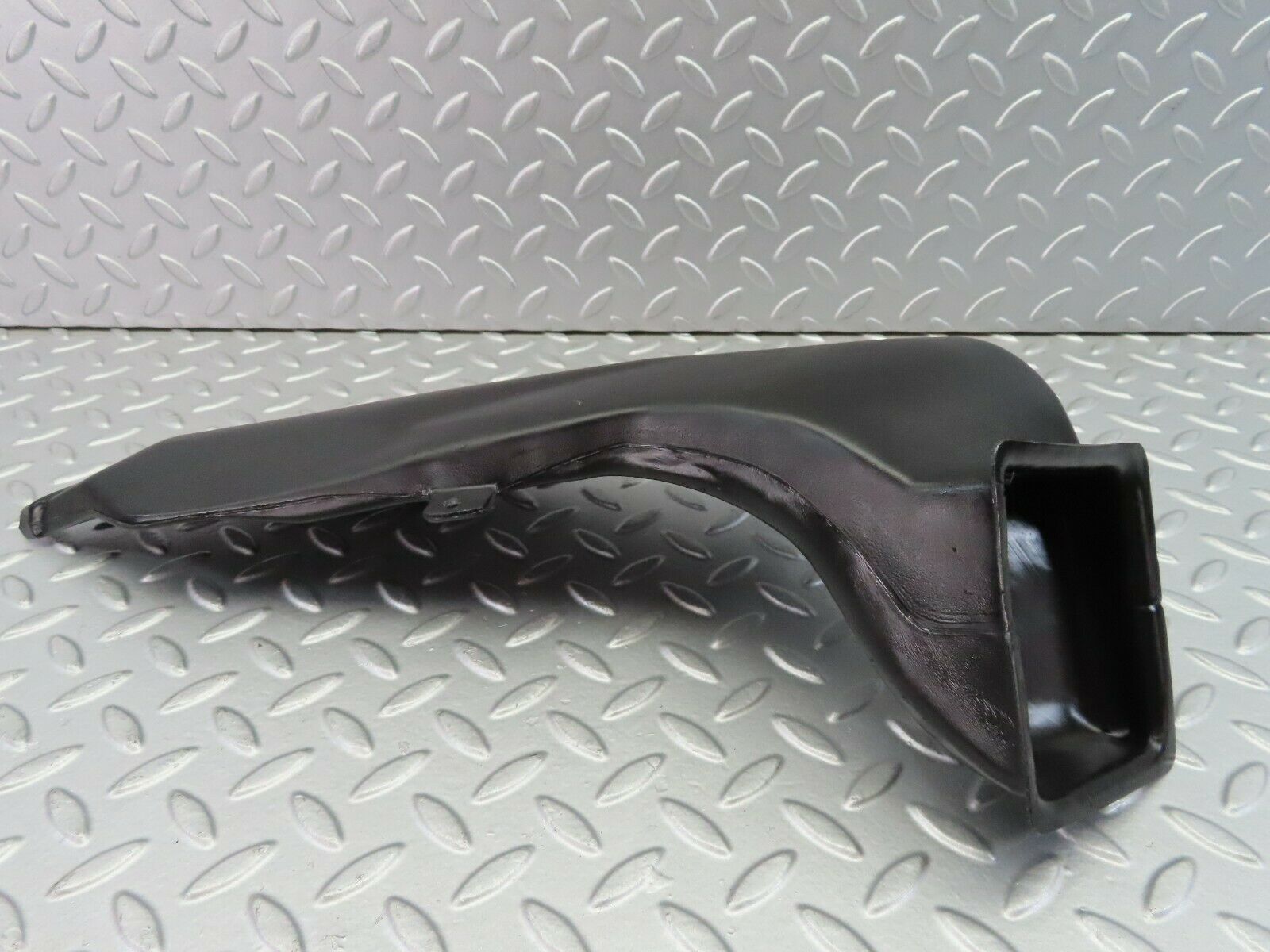 7435 Mercedes-Benz W116 450SE Ventilation Air Duct Left 1168310146