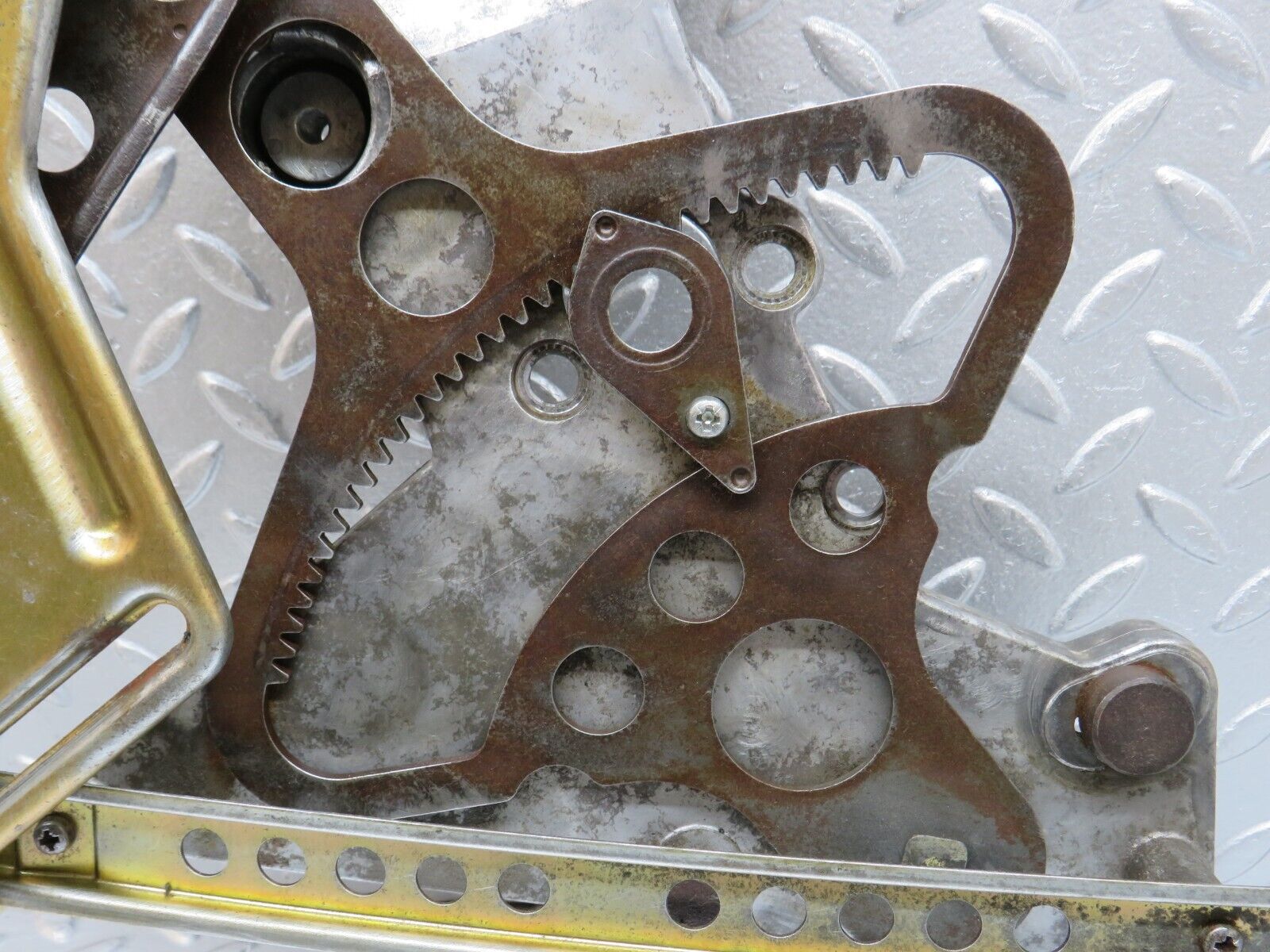 34299 Mercedes-Benz C126 380SEC Coupe Rear Left Power Window Regulator