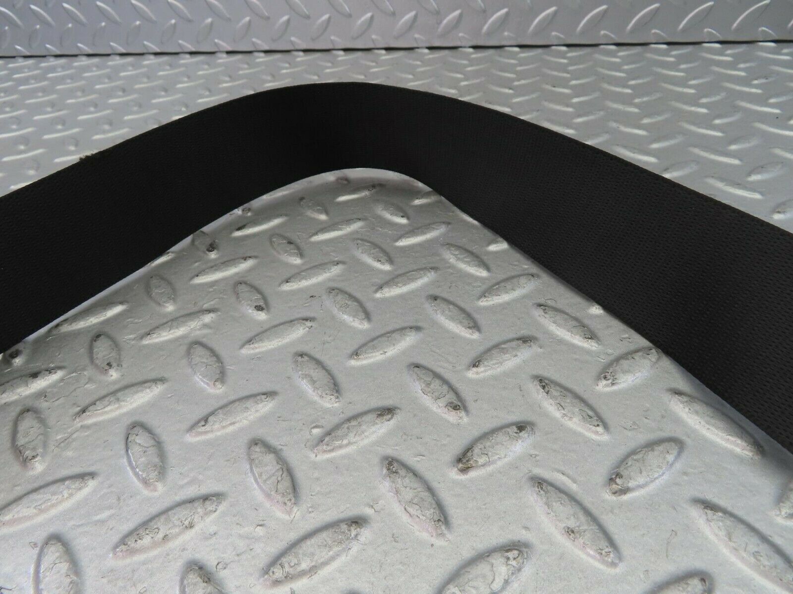 10384 Mercedes-Benz W201 190E Rear Middle Seat Belt With Buckle 2018605685