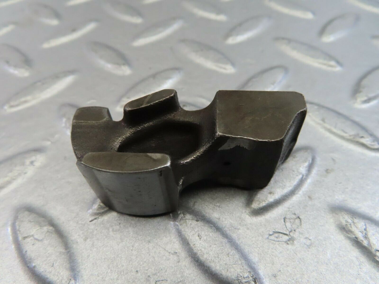 9864 Mercedes-Benz C123 280CE Coupe Valve Rocker Arm With Retaining Spring