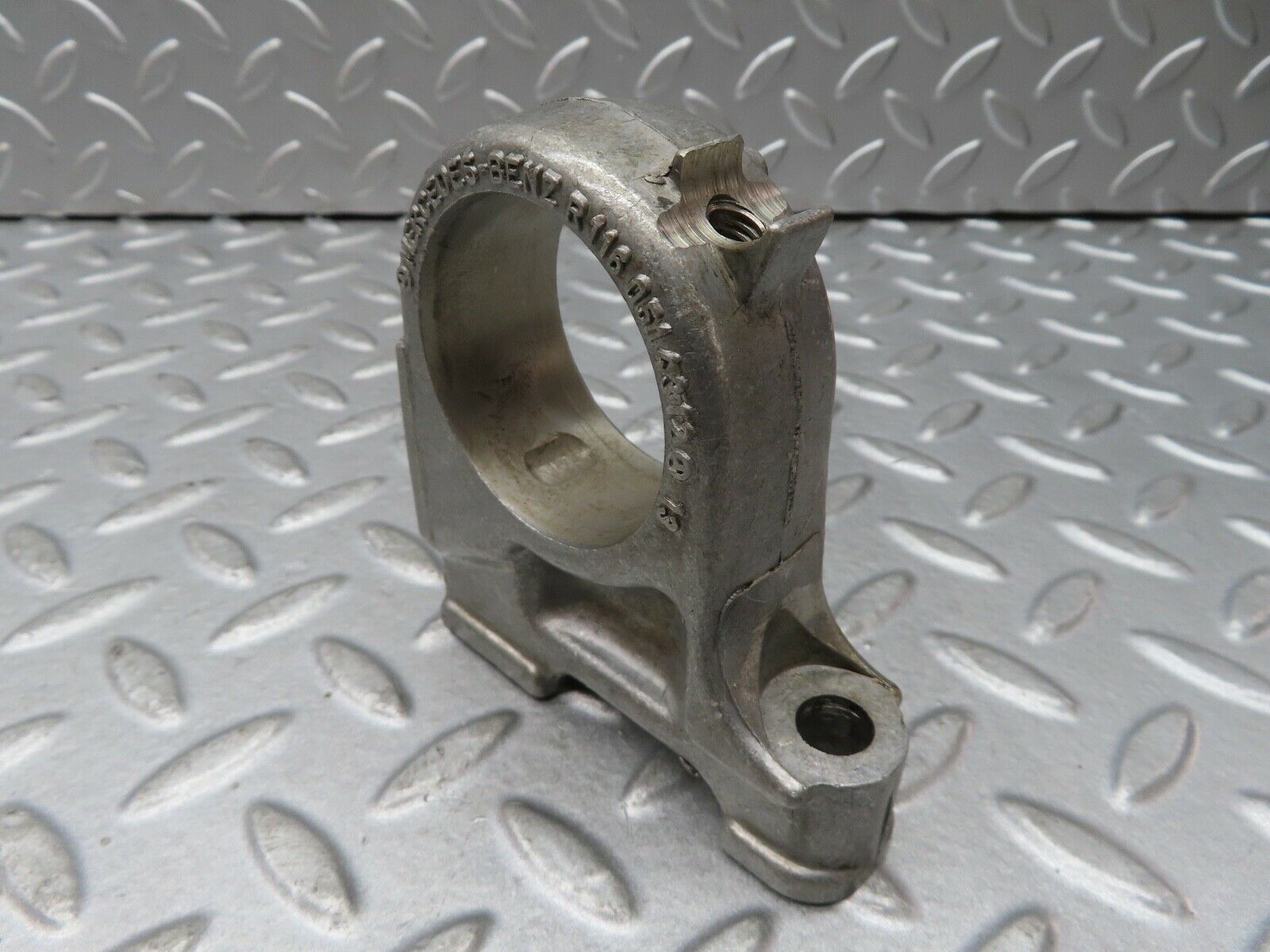 17726 Mercedes-Benz W116 450SEL Camshaft Tower Bearing 1160514312