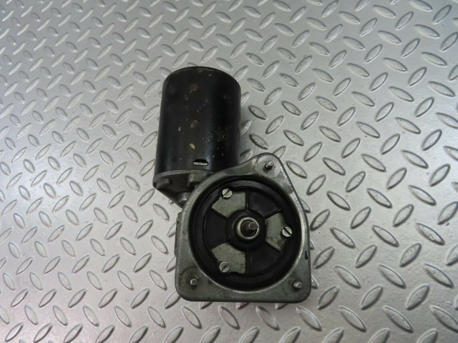 8907 Mercedes-Benz W108 Wiper Motor Bosch 0390446050