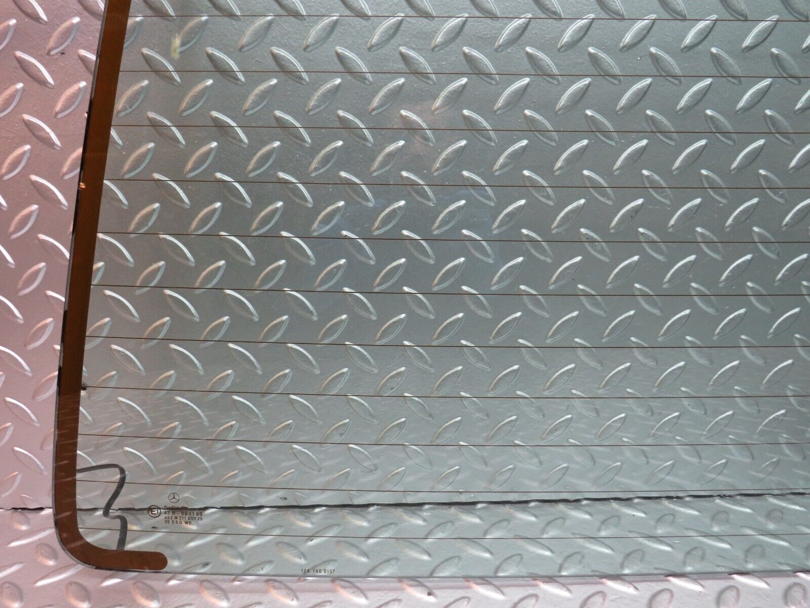 27677 Mercedes-Benz S124 300TE Wagon Tailgate Heated Windscreen