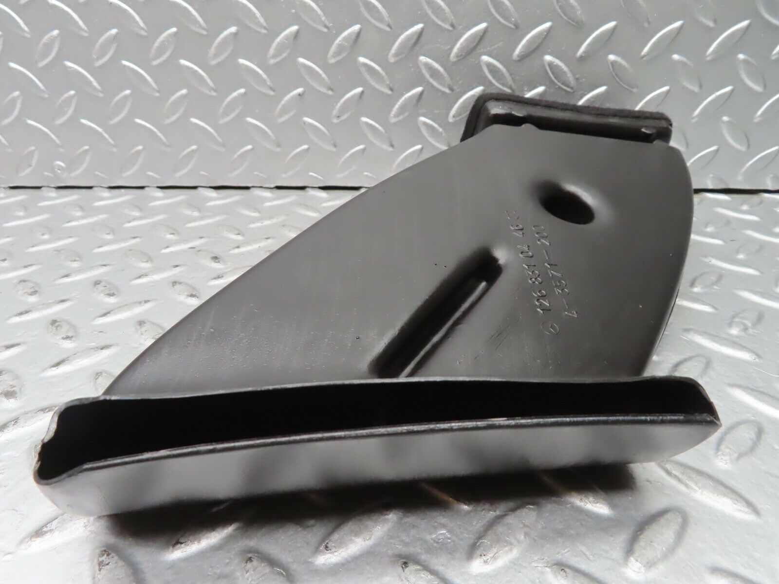 21506 Mercedes-Benz W126 300SE Air Duct Heater Ventilation Right 1268310446