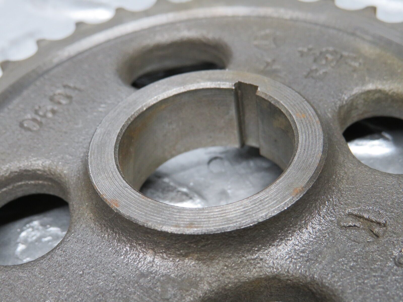 0019 Mercedes-Benz W116 350SE Camshaft Timing Gear 1160520601