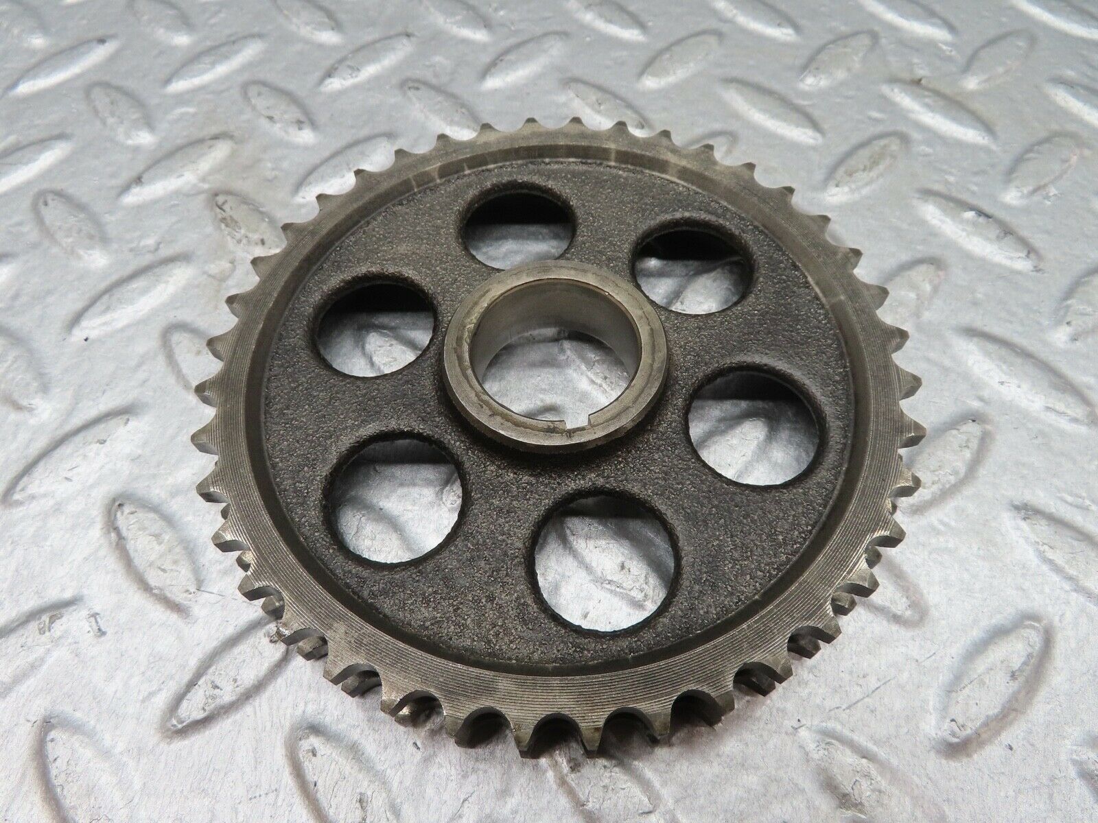 18071 Mercedes-Benz W123 200 Camshaft Timing Gear 1210520201