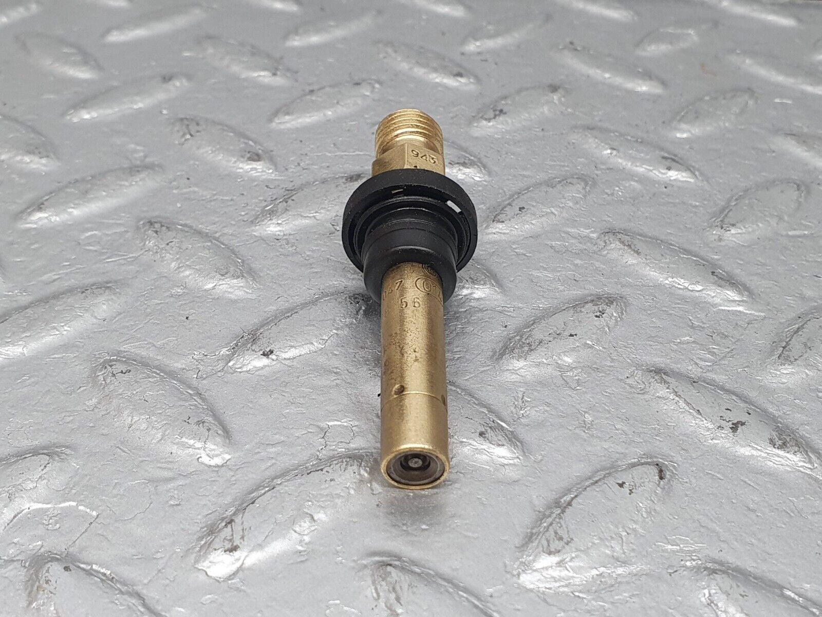 41034 Mercedes-Benz W126 300SE Fuel Injector Bosch 0000785623 0437502047