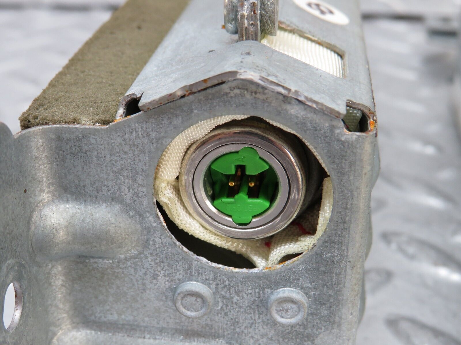 35172 Mercedes-Benz W221 Rear Shoulder Airbag 2218600605 2218600505