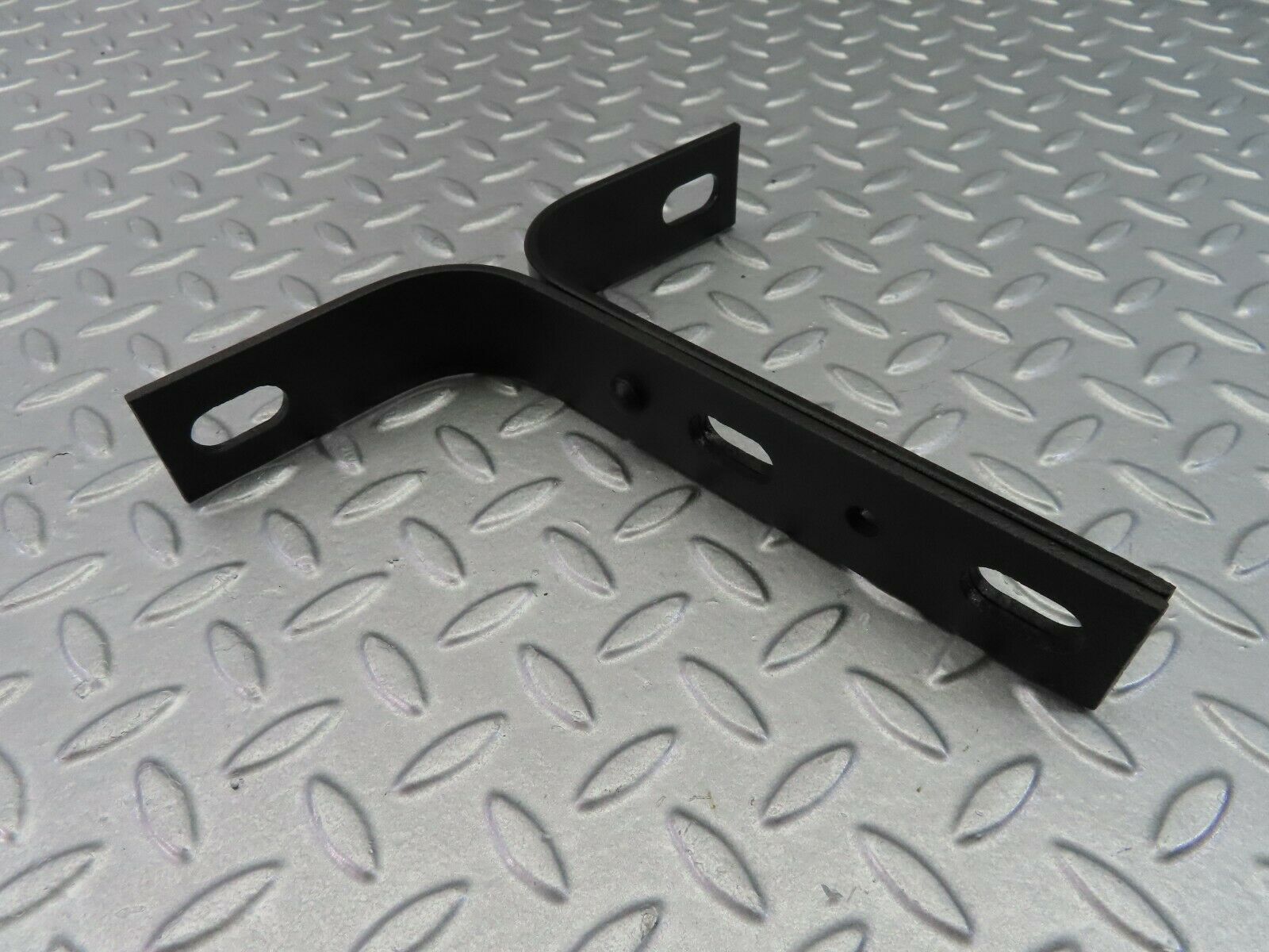 7835 Mercedes-Benz W115 220D Front Bumper Bracket Right Side