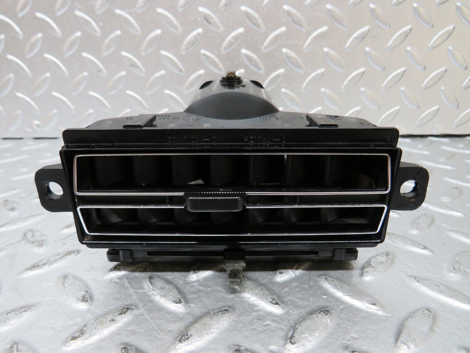 26182 Mercedes-Benz W116 450SE Dashboard Air Vent 1168310130