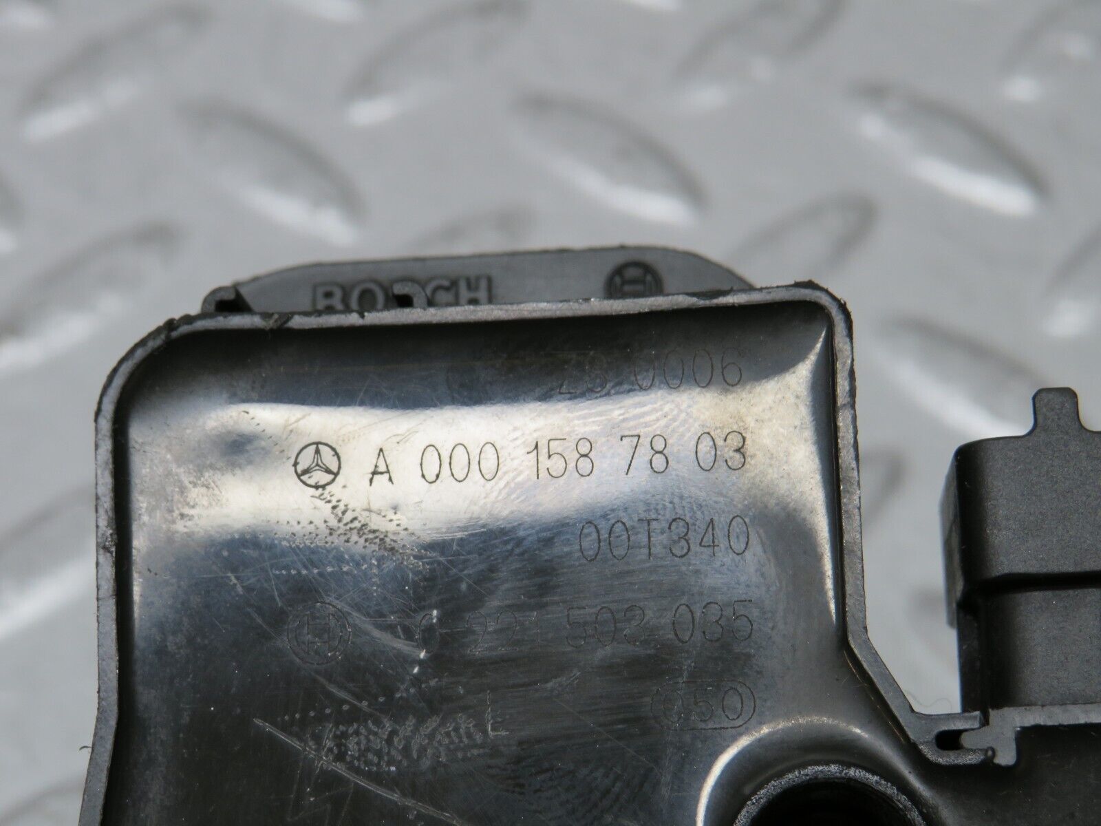 34920 Mercedes-Benz W210 320E Ignition Coil Bosch 0001587803 0221503035