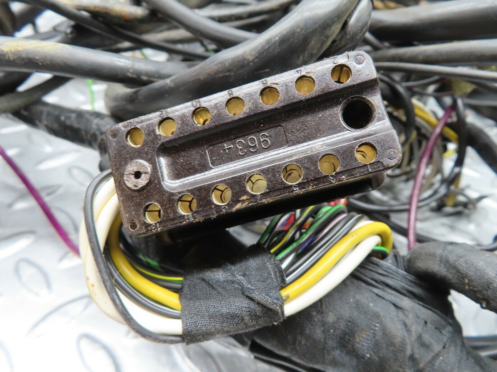 21251 Mercedes-Benz W123 230E Engine Chassis Body Wire Wiring Harness