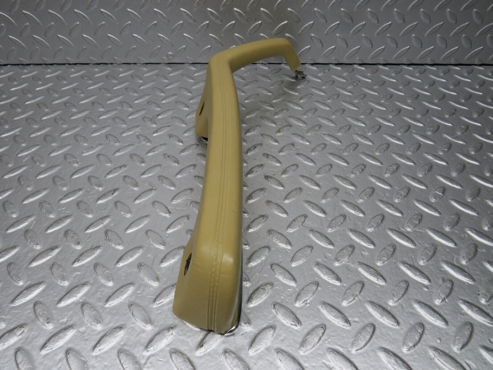 33670 Mercedes-Benz W123 280E Rear Right Interior Door Handle Beige 1239701801