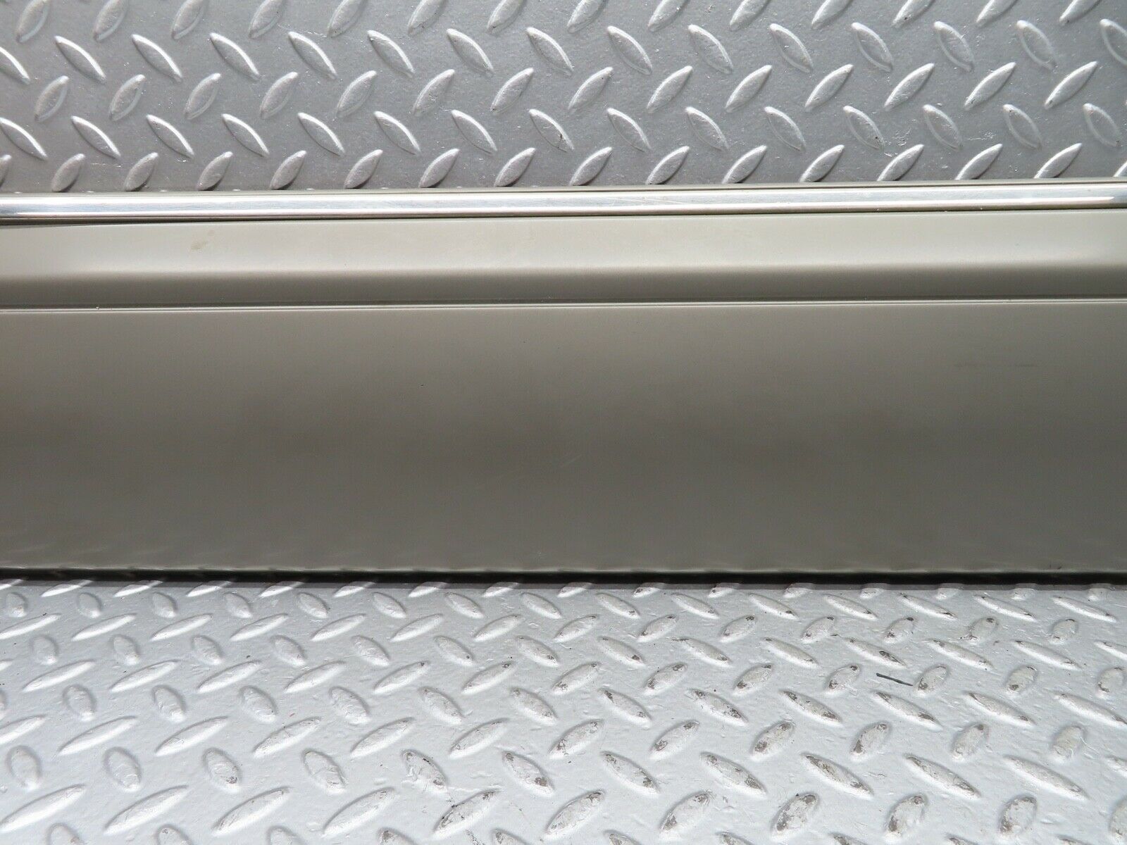 21464 Mercedes-Benz W126 300SE Front Left Door Moulding Trim 1266903740