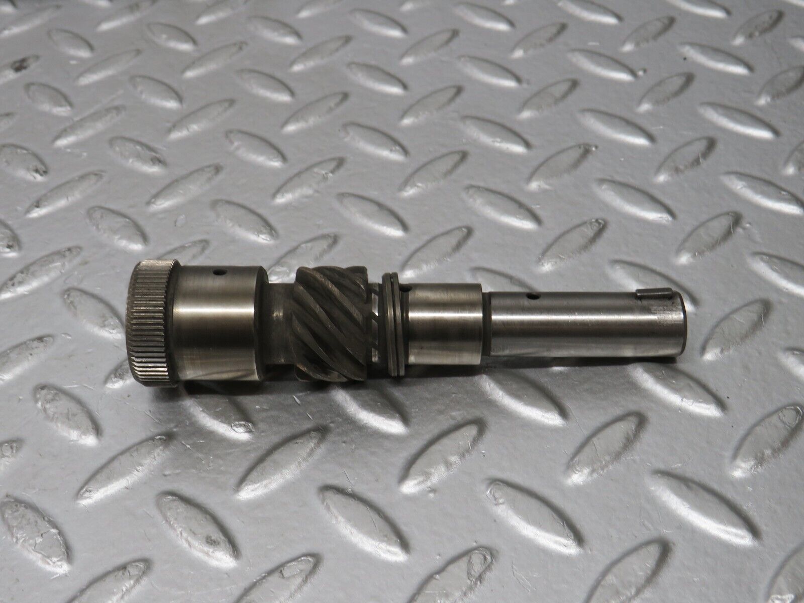 32905 Mercedes-Benz W123 300D Intermediate Shaft Gear