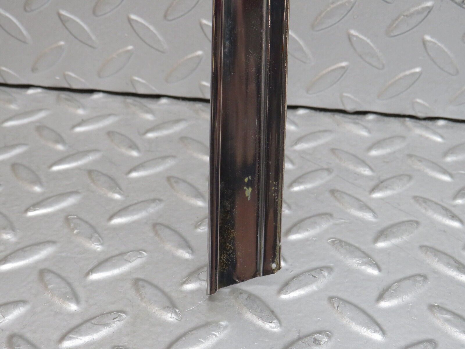 37317 Mercedes-Benz W109 300SEL Front Left Door Chrome Window Frame