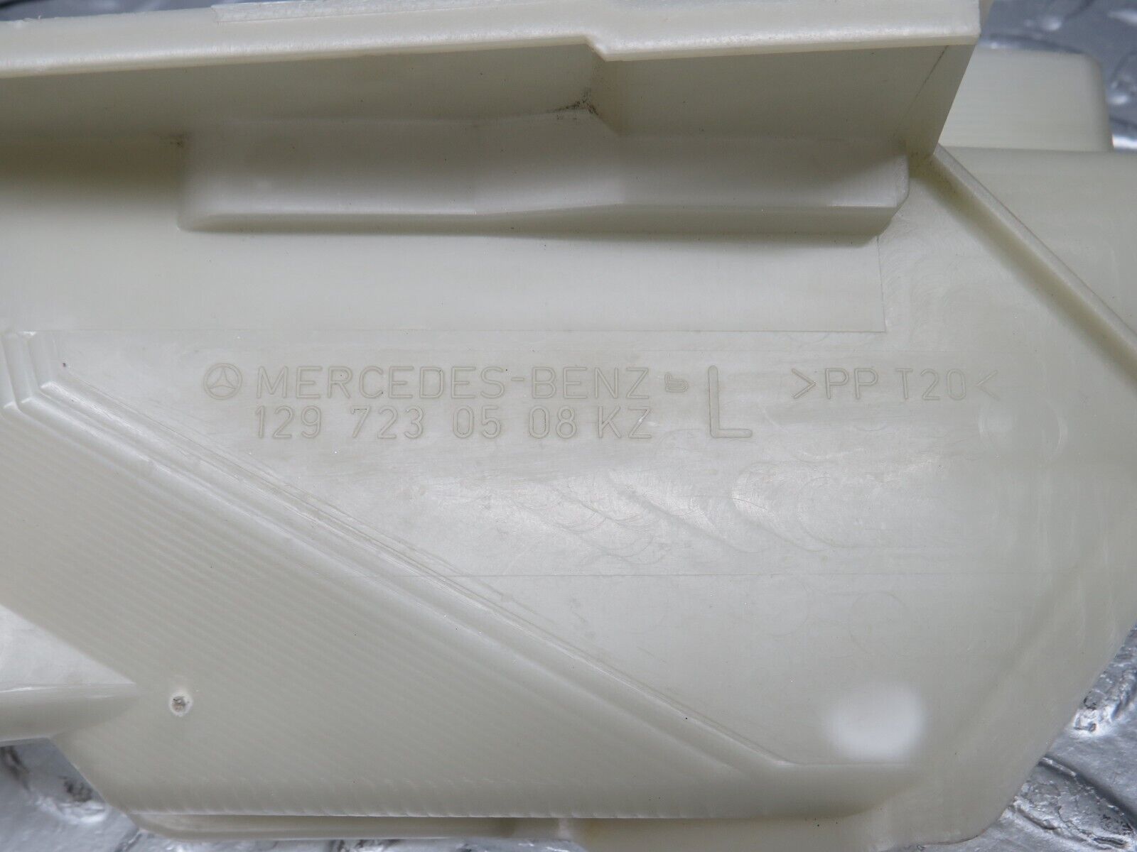 39471 Mercedes-Benz R129 320SL Coupe Door Lock Cover Left Side 1297230508