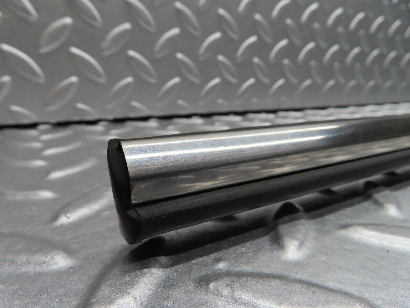 20463 Mercedes-Benz W114 280CE Coupe Rear Left Fender Wing Centre Moulding Trim