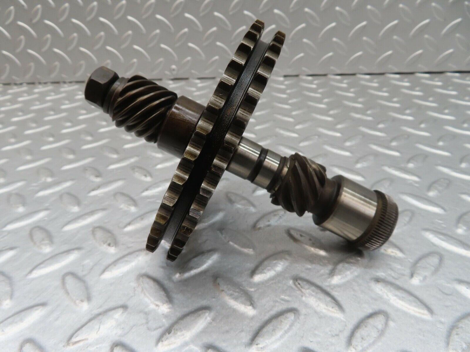 12879 Mercedes-Benz W111 220SE Intermediate Gear 1270520202