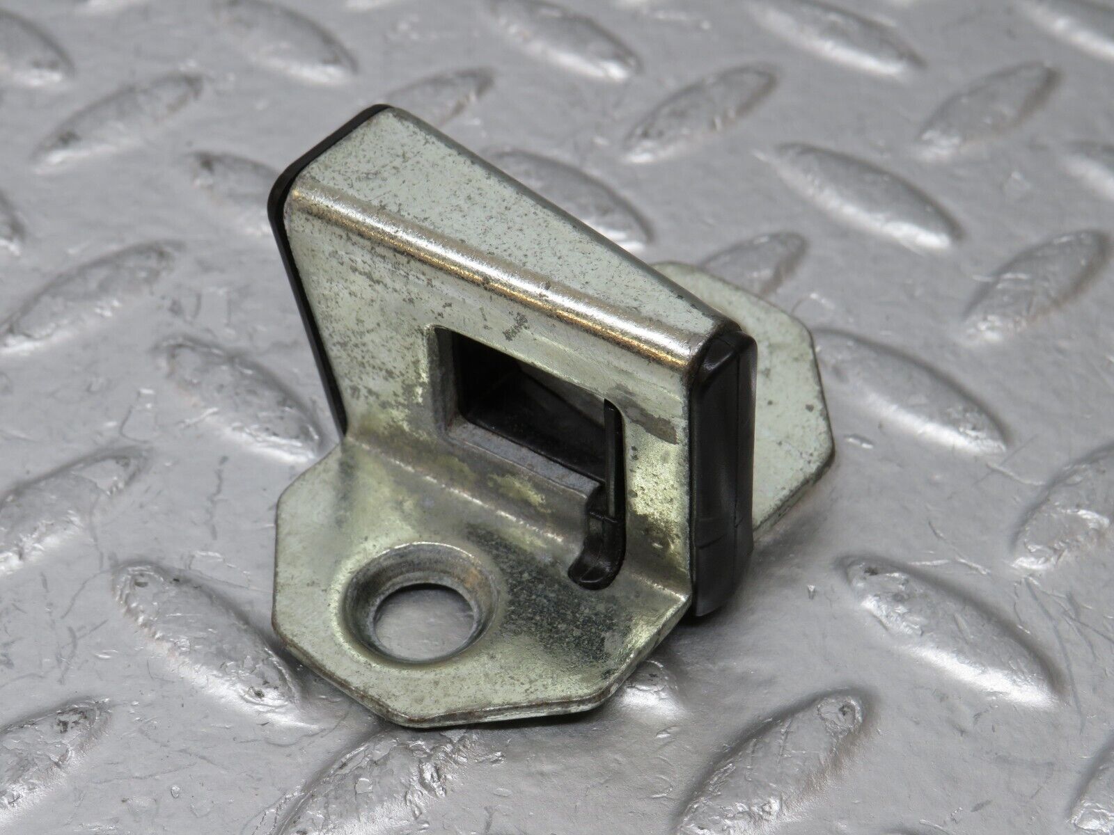 34890 Mercedes-Benz W210 320E Door Lock Latch