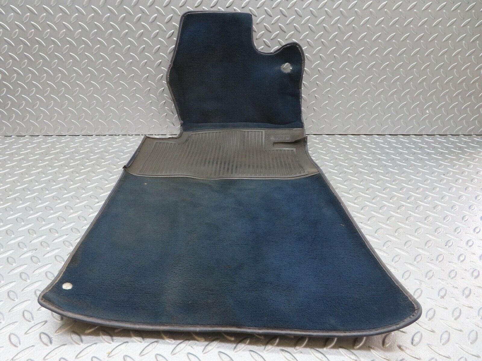 13888 Mercedes-Benz C107 280SLC Front Left Floor Carpet LHD 1076840330