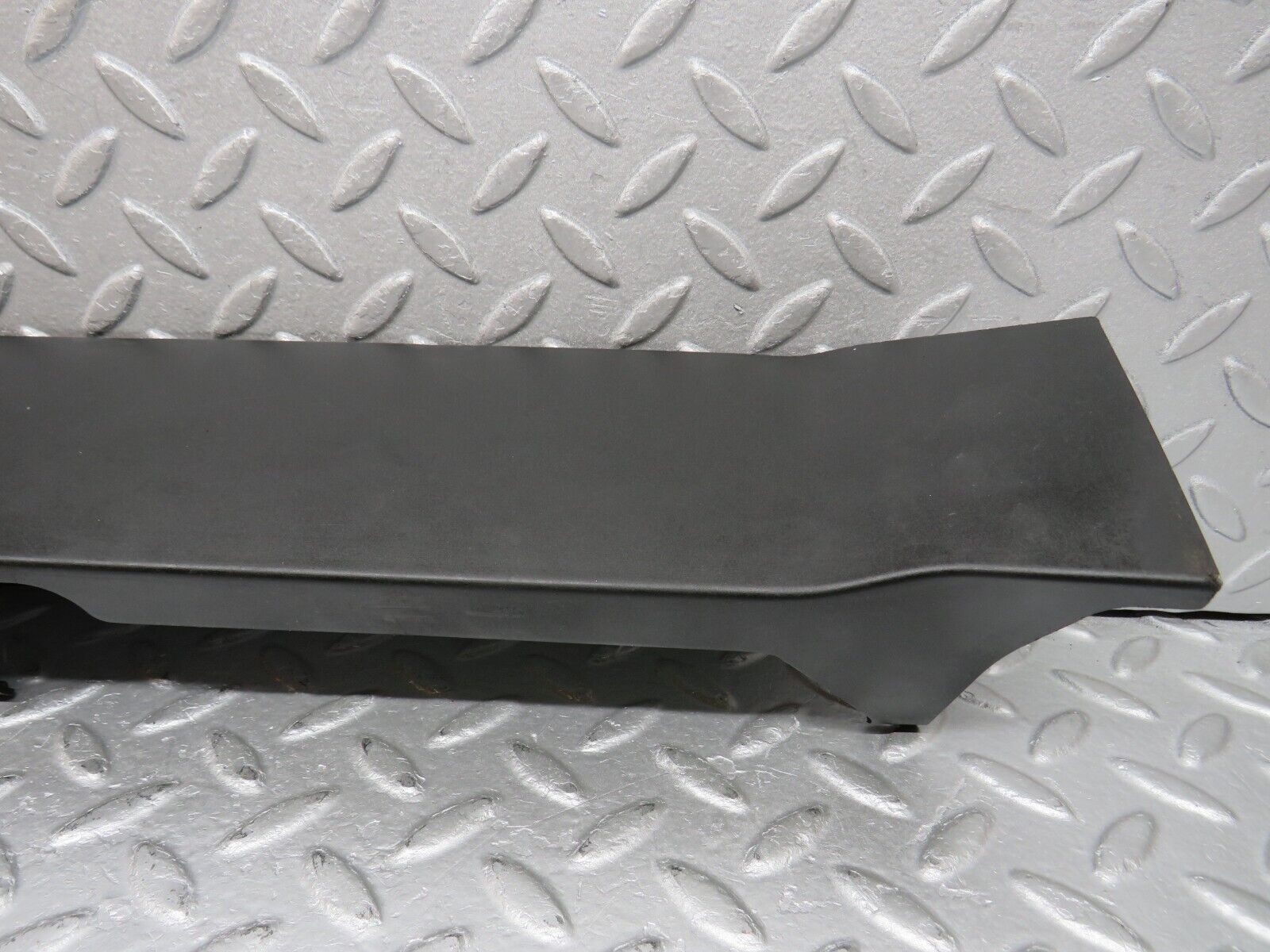 38096 Mercedes-Benz A124 320E Cabriolet Ignition Wire Cover 1041590325