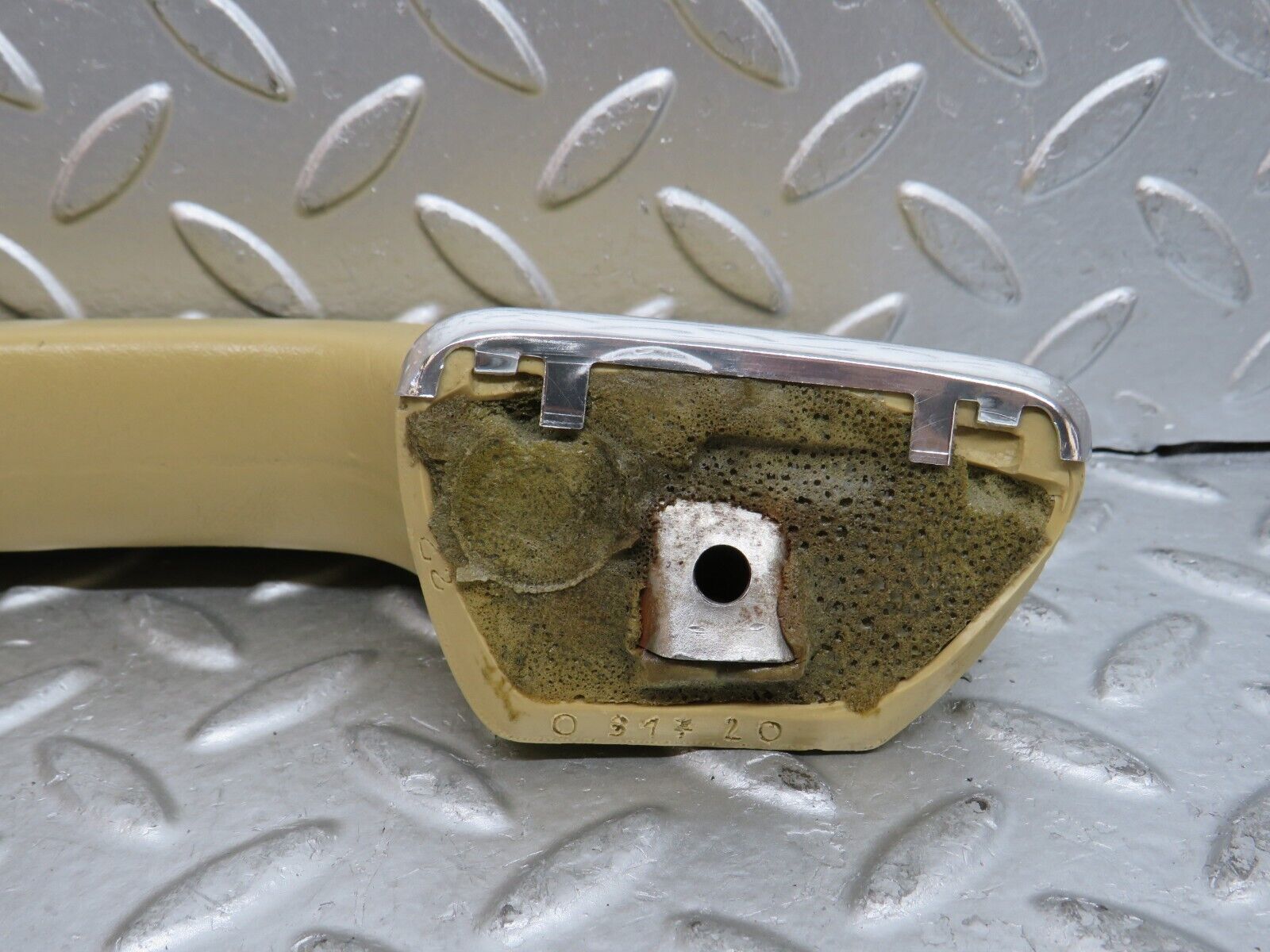29656 Mercedes-Benz W123 230E Rear Right Interior Door Handle 1239702001