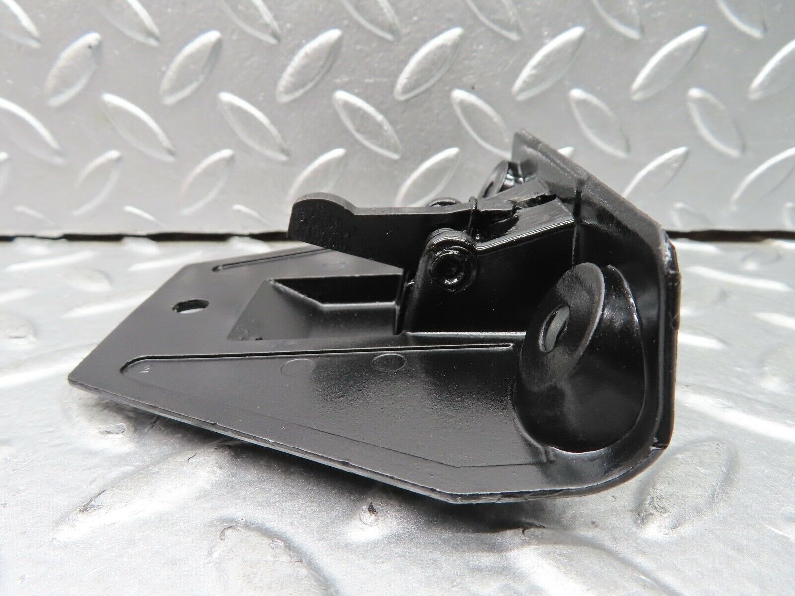 20876 Mercedes-Benz W114 250CE Coupe Trunk Lock Latch