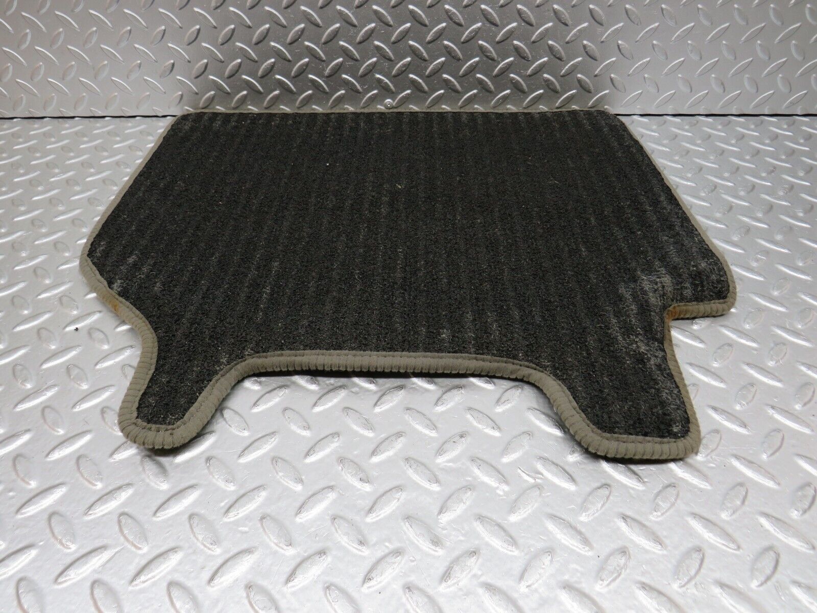 32335 Mercedes-Benz S124 300TE Wagon Rear Left Floor Carpet Mat Grey