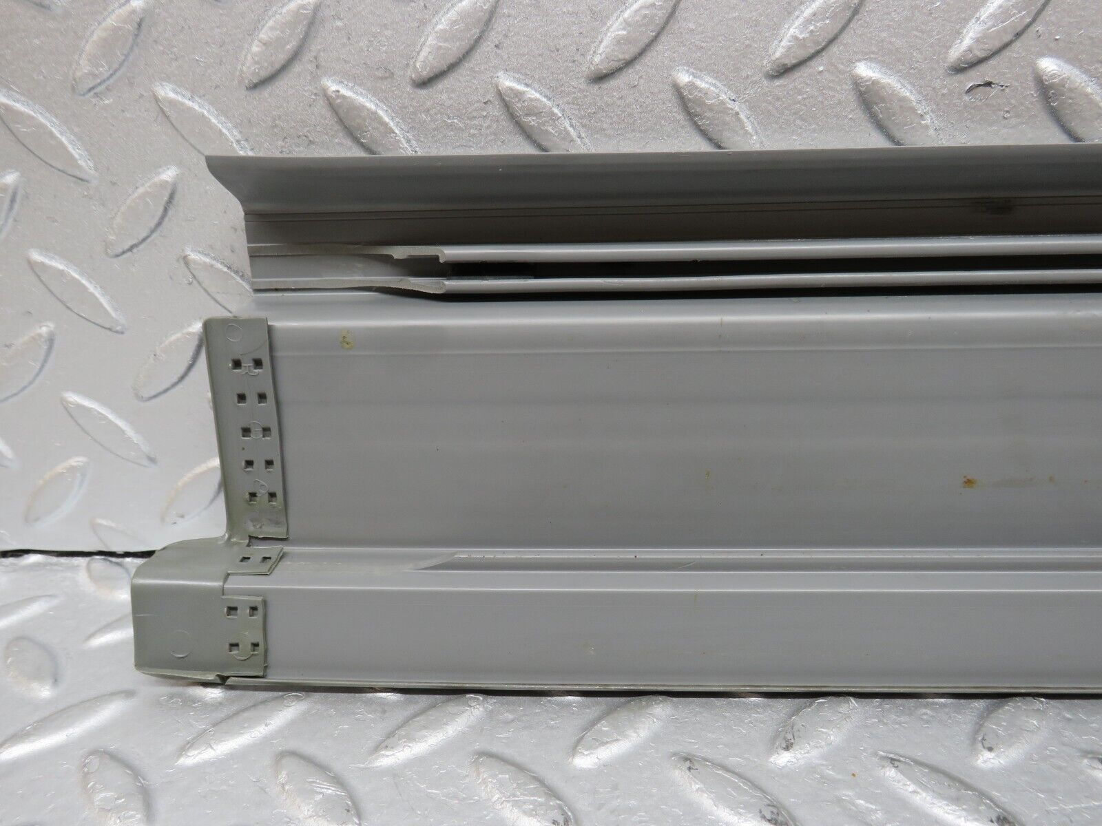 35991 Mercedes-Benz W126 420SE Rear Right Door Sill Trim Grey